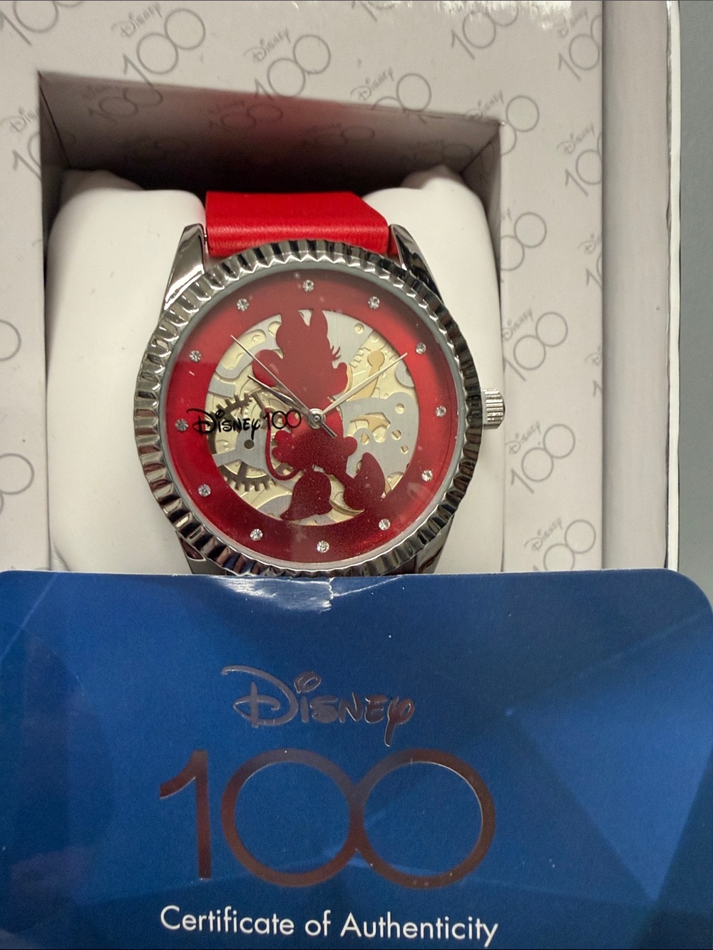 Disney 100 Minnie Mouse Watch - Picture 4 of 7